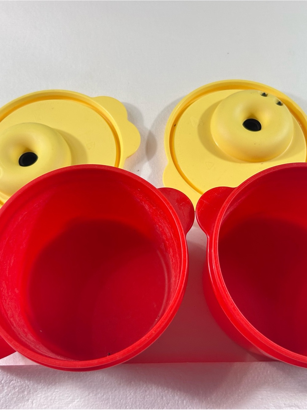 Disney Vintage Mickey Mouse Tupperware Microwavable 16 oz Soup Mug - Picture 2 of 4